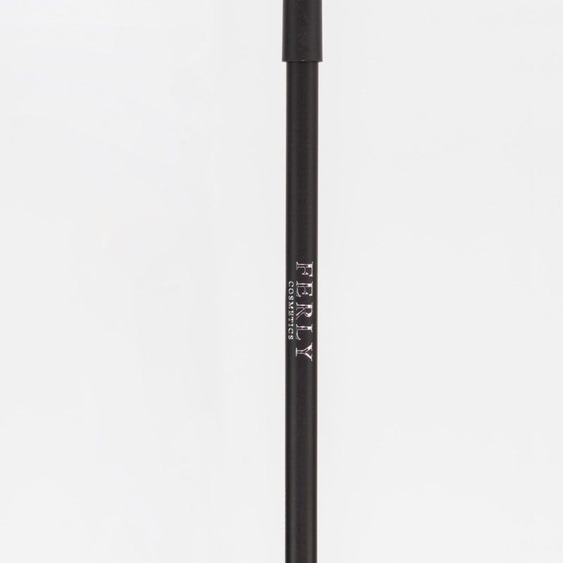 Matita Kajal: Definizione Intensa e Sguardo Magnetico